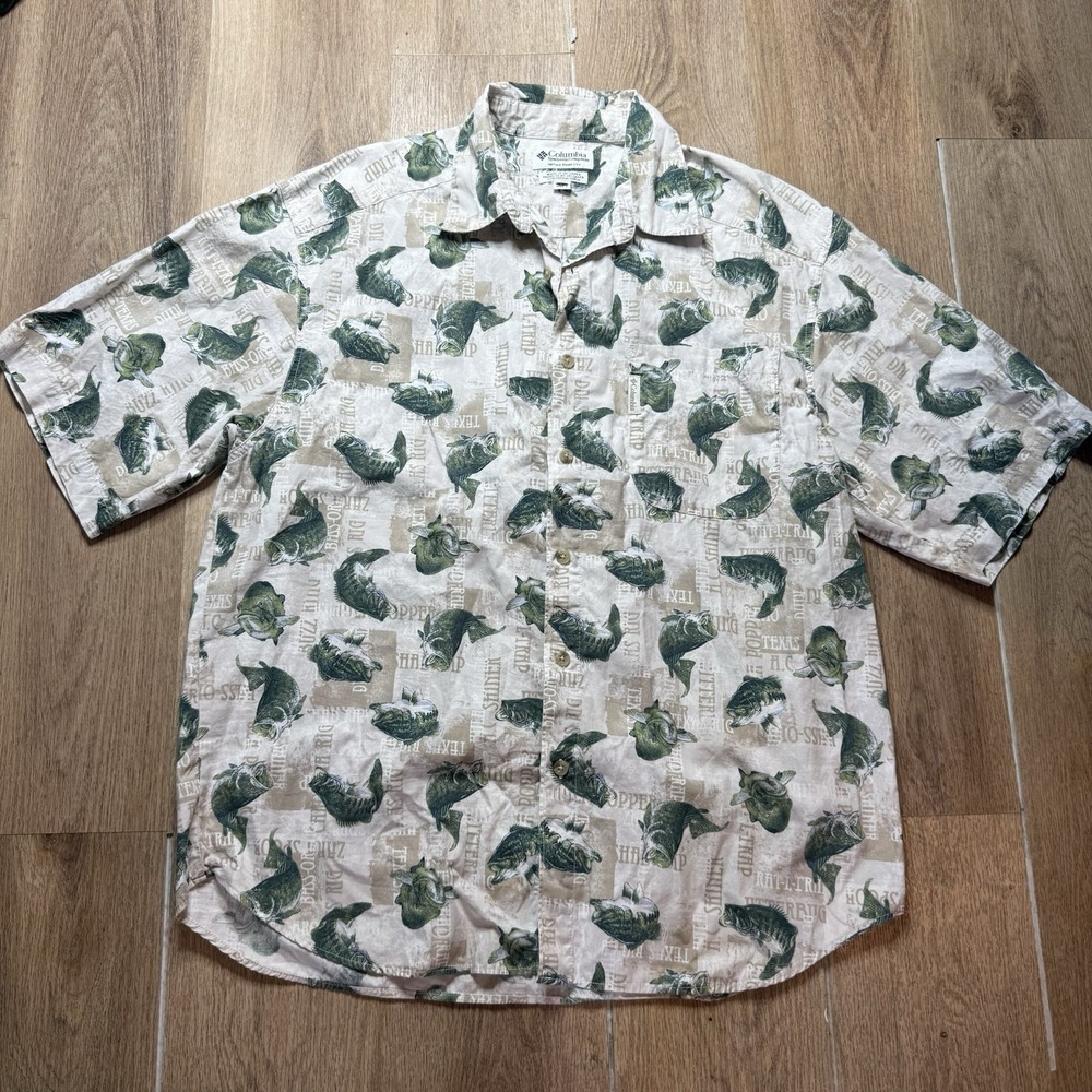 Columbia Mens L Button‎ Down Shirt Beige Bass Fish Print Short Sleeve Outdoor